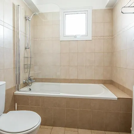 In Sleeps 6 Includes Swimming Pool And Air Con 9 Villa *