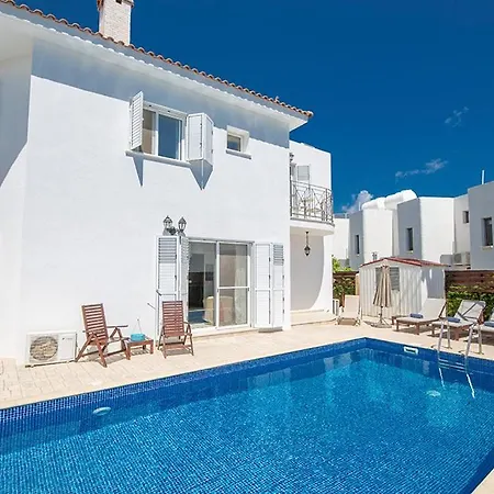 In Sleeps 6 Includes Swimming Pool And Air Con 9 Villa
