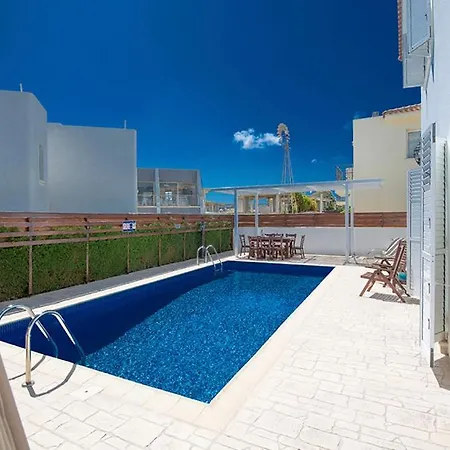 In Sleeps 6 Includes Swimming Pool And Air Con 9 Villa *